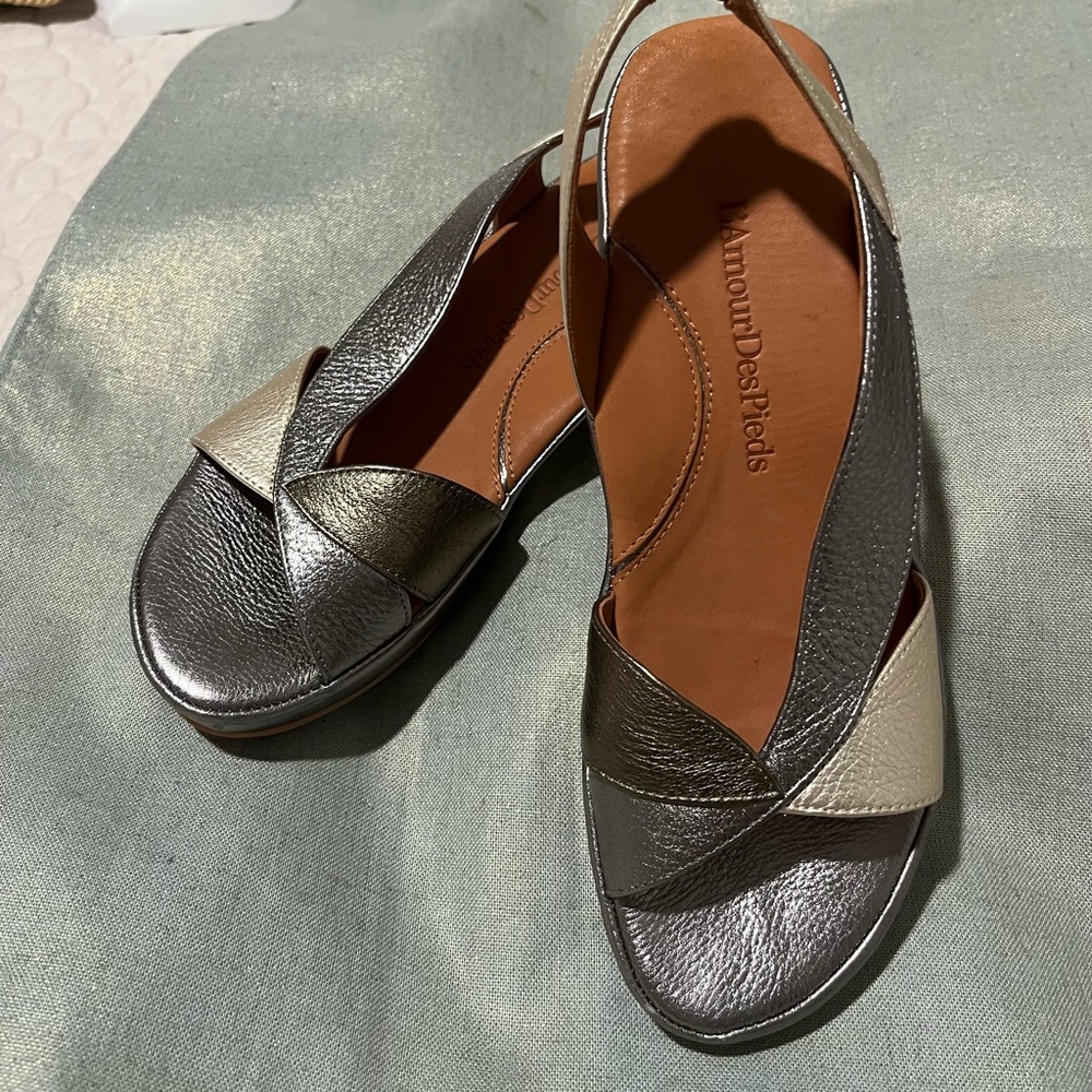 Perfect metallic sandals in gold,silver copper